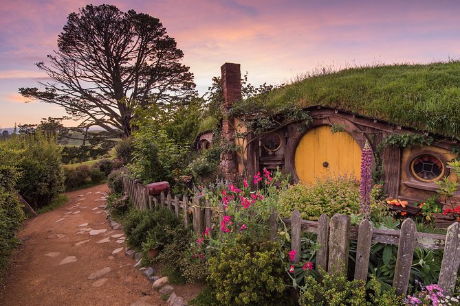 Hobbiton Movie Set Group Tour Early Access (Avoid the crowds!) - What the €169.82 price really covers