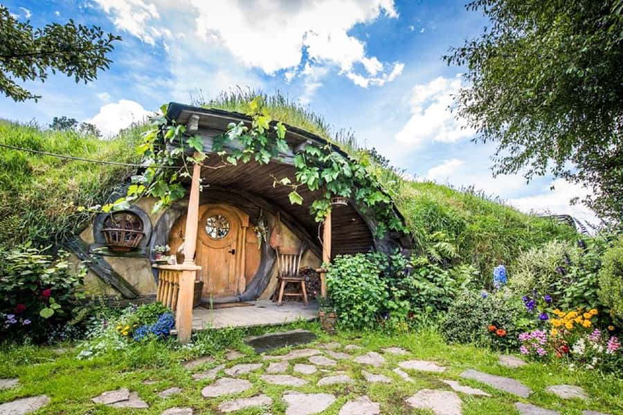 Hobbiton Movie Set & Rotorua Premium Day Tour from Auckland - Hobbiton begins at the sheep farm