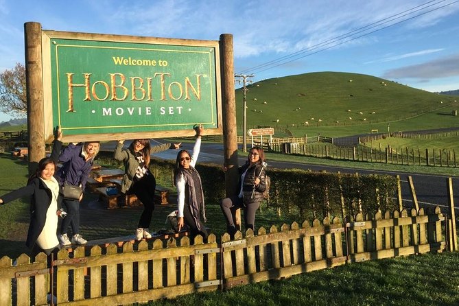Hobbiton Movie Set Small Group Day Tour from Auckland - What the small-group setup adds