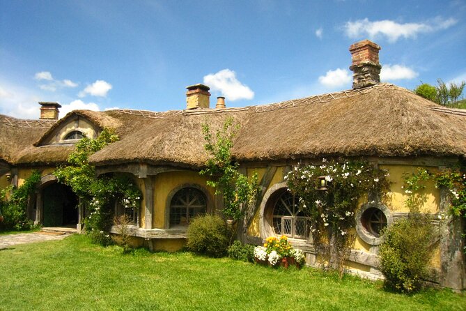 Hobbiton Movie Set Small Tour from Auckland - Timing, booking, and weather details