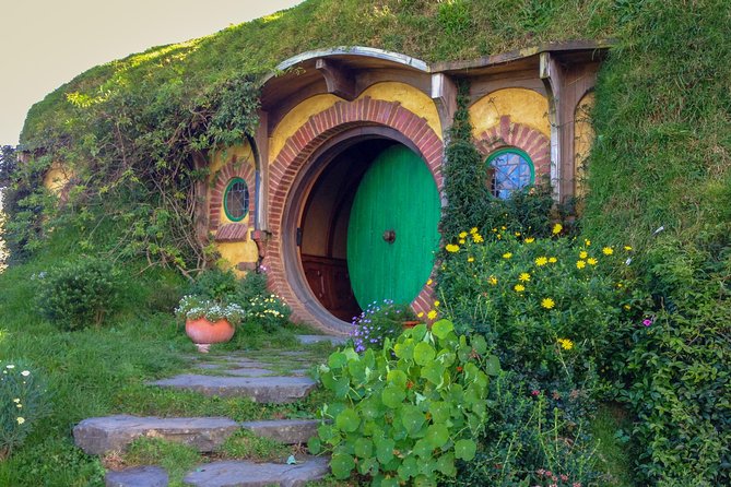 Hobbiton Movie Set Tour with lunch from Auckland - Why Hobbiton works as a day trip from Auckland