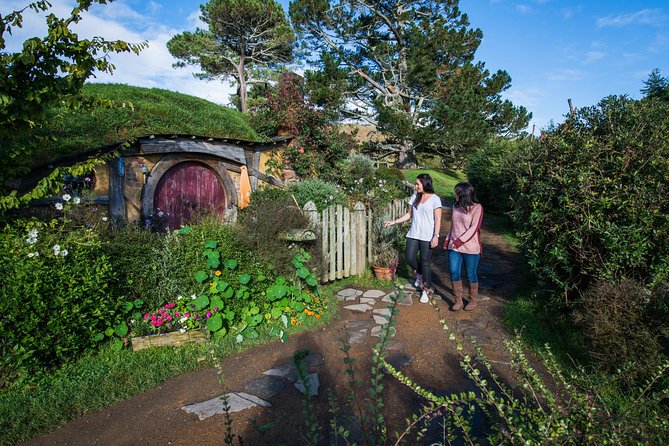 Hobbiton Movie set & Waitomo Caves Small Group Tour From Auckland - Who should book this day trip?