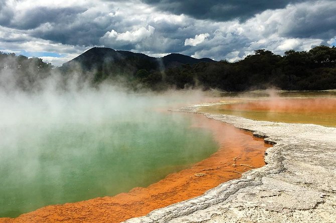 Hobbiton & Rotorua including Wai-O-Tapu - Small Group Tour from Auckland - A short look at Rotorua