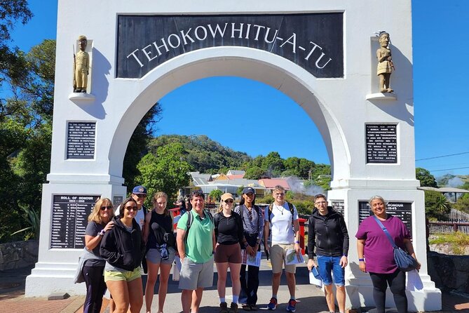 Hobbiton & Rotorua Māori Village with Lunch from Auckland - Whakarewarewa Village: geothermal heat and Māori life