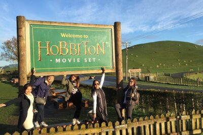 Hobbiton & Rotorua Small Group Tour including Te Puia from Auckland