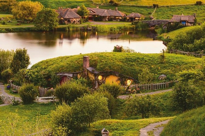 Hobbiton & Waitomo Caves Guided Day Trip from Auckland incl lunch - The return through Waikato and Ngāruawāhia