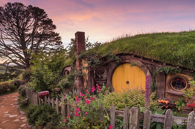 Hobbiton & Waitomo Caves Small-Group Tour W Lunch from Auckland - Key points before you book