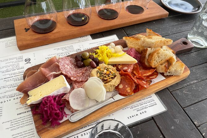 Kumeu Wine Tour - Muriwai gives the day its wild finish