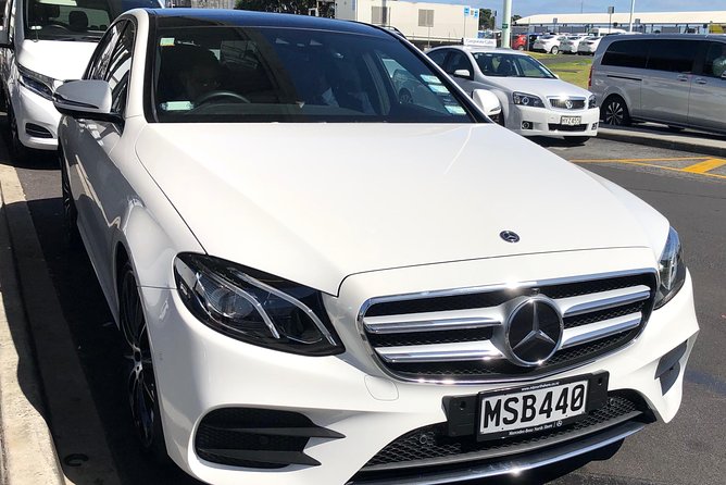 Luxury Airport transfers in Auckland - How the service handles delayed flights