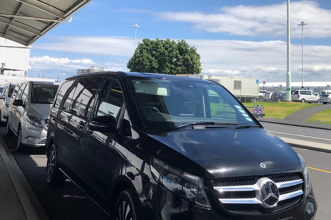 Luxury Airport transfers in Auckland - Who gets the best value from this transfer