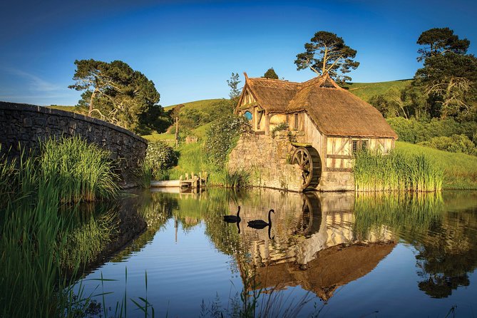 Luxury Private Transfers: Auckland Airport to City - Is $93.09 good value for two people?