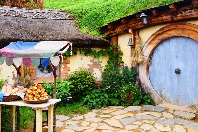 Luxury Small group tour from Auckland to Hobbiton Movie Set - Why the early Auckland start matters
