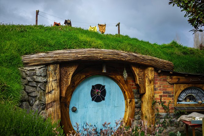 Luxury Small group tour from Auckland to Hobbiton Movie Set - What you will see around the movie set