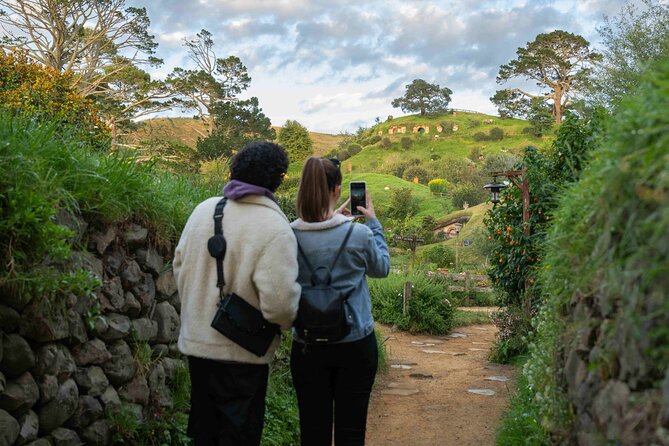 Magical Hobbiton: Small-Group Guided Tour from Auckland - Arriving at the 1,250-acre Hobbiton farm