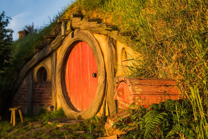 Private 3 Days Tour From Auckland: Hobbiton, Hamilton, Rotorua & Waitomo Caves - Why this three-day route works