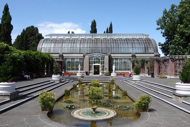 Private Auckland City Tour For Small Group in a luxury vehicle. - Why a private car works well in Auckland