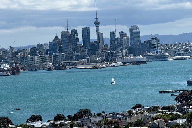 Private Auckland City Tour Including Auckland Tour House Visit - Parnell’s rose gardens and a slower change of pace