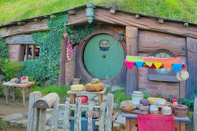 Private Hobbiton Movie Set and Rotorua Day Trip from Auckland - Why Hobbiton deserves the first place on your list