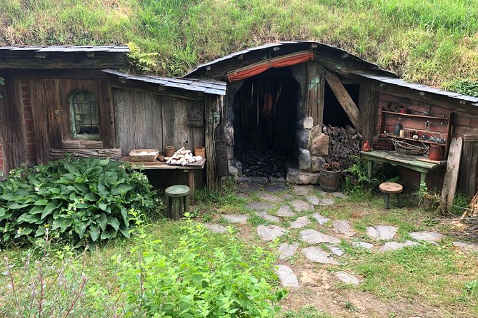 Private Luxury Tour to Hobbiton Movie Set & Waitimo Glowworm Cave - Waitomo Glowworm Caves: a quiet finish underground