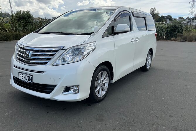 Private Mini Van Transfer From Auckland Airport to Auckland City - The 30 to 45 minute ride into Auckland Central