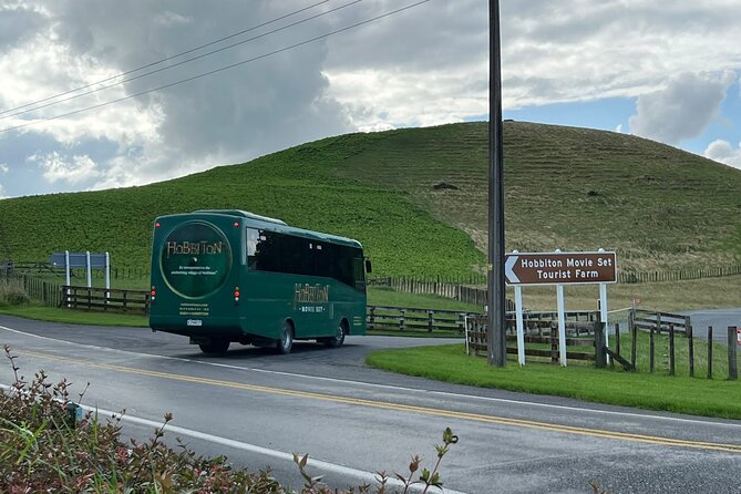 Private Round Trip Transport To Hobbiton From Auckland - A private Auckland ride to Middle-earth