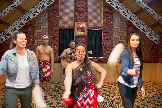 Private Tour From Auckland to Rotorua & Waitomo Glowworm Caves, Small group - Who will get the most from this Auckland day trip