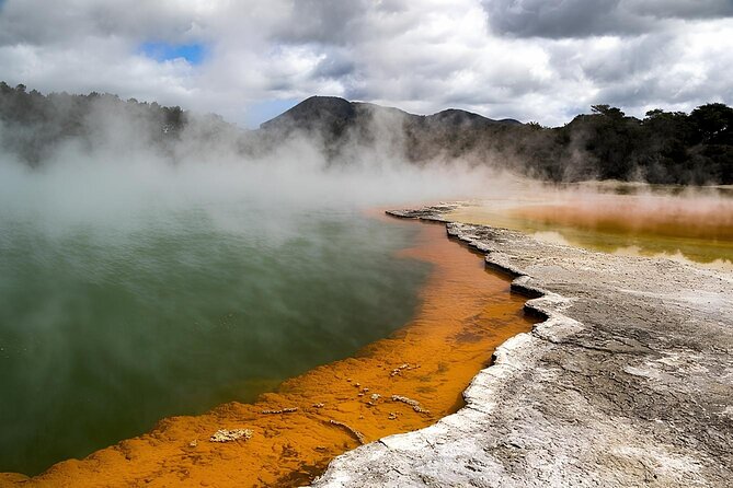 Private Tour WaiOtapu & Huka Falls & Blue springs from Auckland - One long day from Auckland to the volcanic heart of the North Island