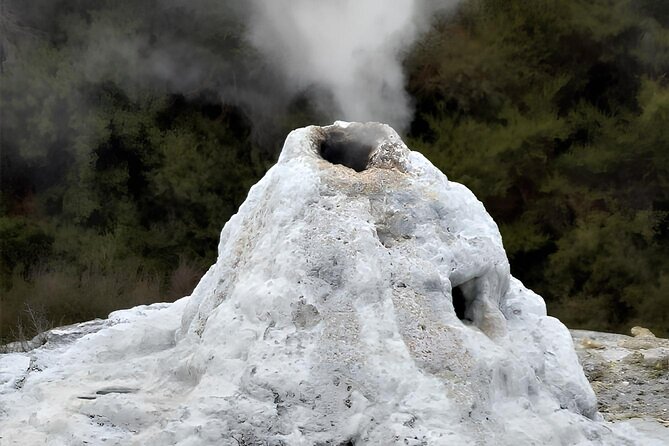 Private Tour WaiOtapu & Huka Falls & Blue springs from Auckland - Huka Falls shows water with real force