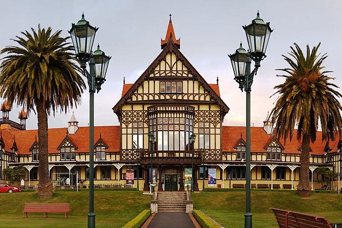 Rotorua Full Day Private Tour from Auckland - Lake Rotorua and the Government Gardens