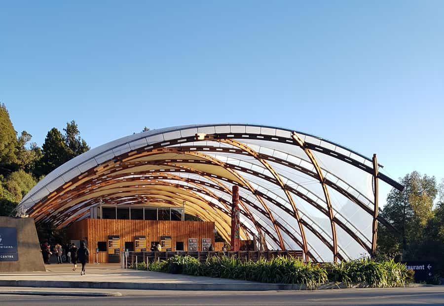 Rotorua to Auckland - Afternoon Transfer with Waitomo Caves - A comfortable small-group ride to Waitomo