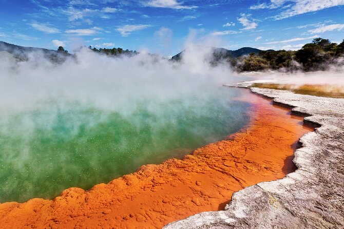 TRIPLE DEAL Wai-O-Tapu, Redwood Forest & Blue Springs Ex Auckland - Wai-O-Tapu’s mud pools and colored craters