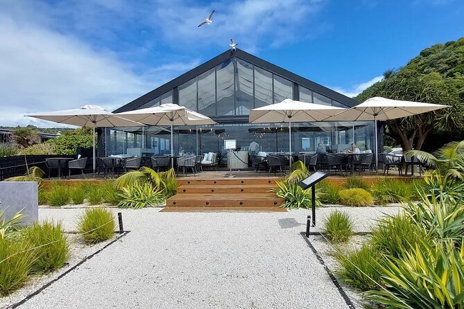 Waiheke Island: Afternoon Wine Affair with Ocean Front Lunch - Why this afternoon works well on Waiheke Island