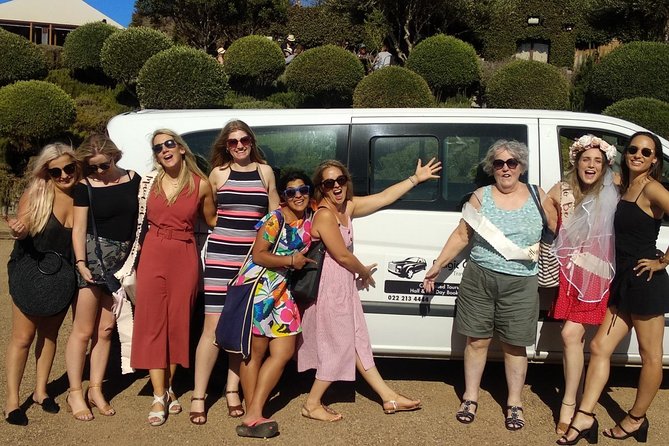 Waiheke Island Day Tour: Ziplining, Wine Tasting & Vineyard Lunch - How the group size changes during the day