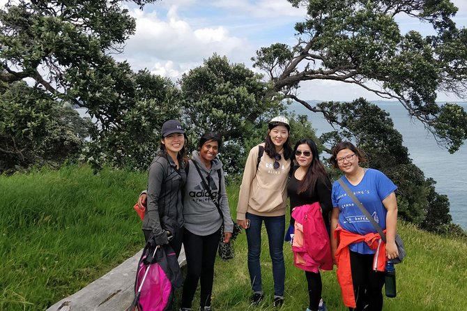 Waiheke Island Double Headland Coastal Walk - A lunch pause in Oneroa village