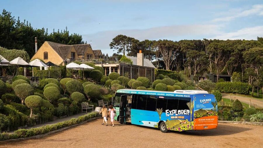Waiheke Island: Ferry & Hop-On Hop-Off Explorer Bus Tickets - Guides, commentary, and the bus ride itself