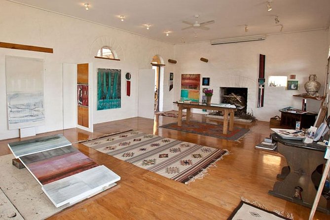 Waiheke Island Private Art Tour - Waiheke Community Art Gallery: the broad introduction