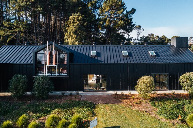 Waiheke Island: Taste&Graze Whisky Cellar Tour, Food, Olive Oil - Mudbrick Vineyard and the first wine tasting