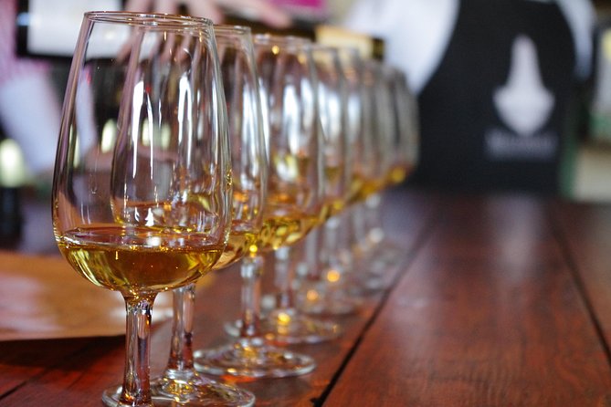 Waiheke island Wine Tours - PREMIUM wine tasting MAX 11 clients ! - Three vineyards, three different styles