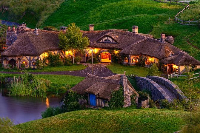 Waitomo Caves & Hobbiton Small Group Tour inc Lunch from Auckland - Who should book this day trip?